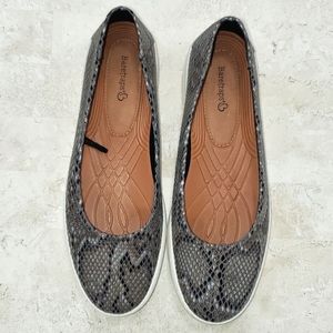 Bare Traps shoes women's size 9 Taupe black brown Nadra slip on flats